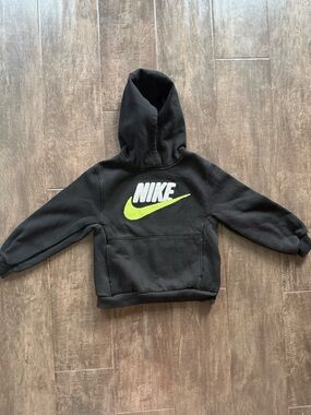 Nike Kids’ Club Chenille Pullover Hoodie in Black and Neon Green Size 7